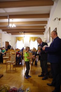 Wręczenie pucharu i nagród rzeczowych reprezentantowi jednej ze zwycięskich drużyn. Miejscem, gdzie uroczystość się odbywa jest sala konferencyjna Muzeum Ziemi Leżajskiej.