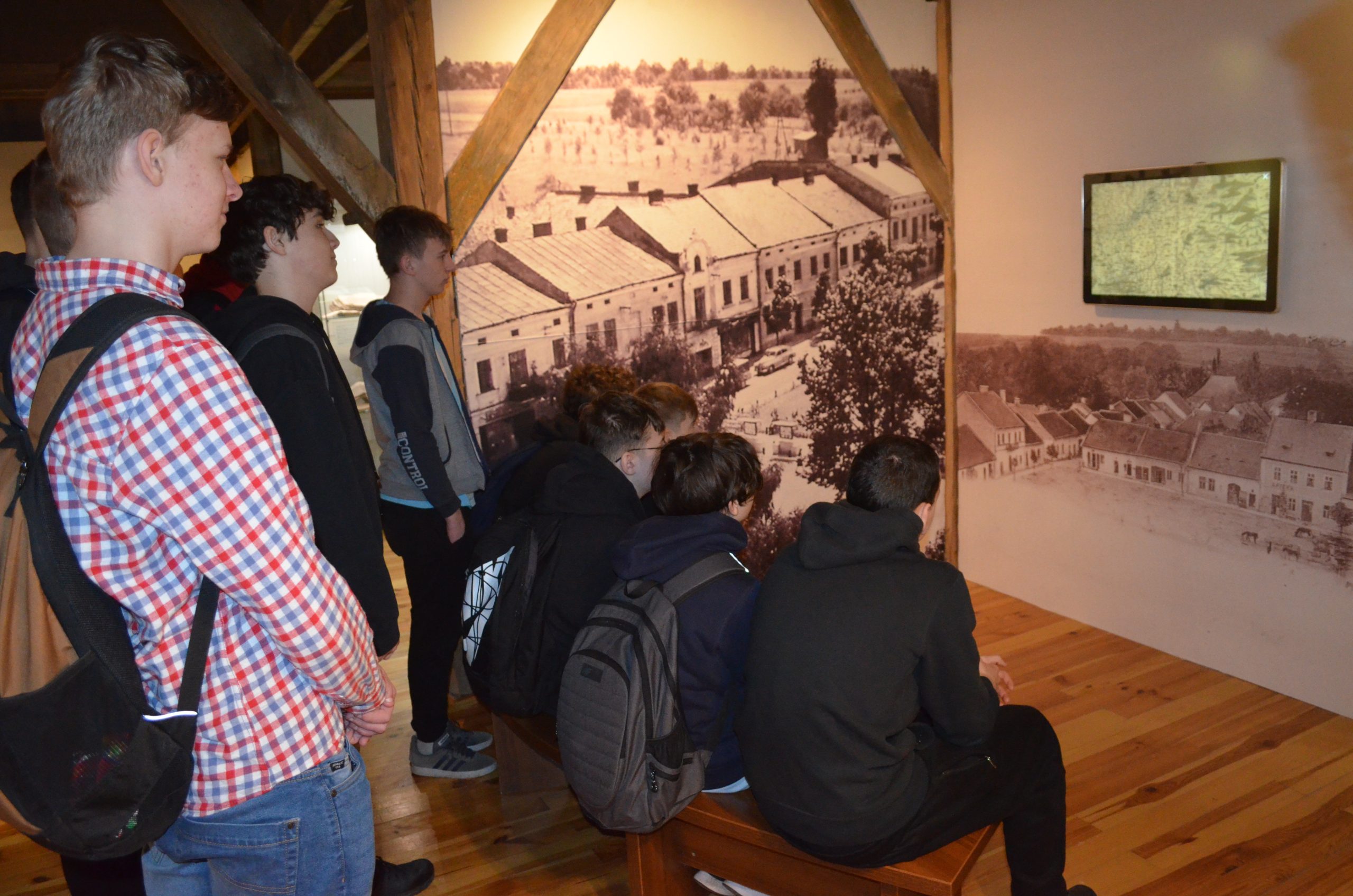 „Wyklęci przez komunistów – zapamiętani przez lud” – relacja z wykładu w Muzeum Ziemi Leżajskiej