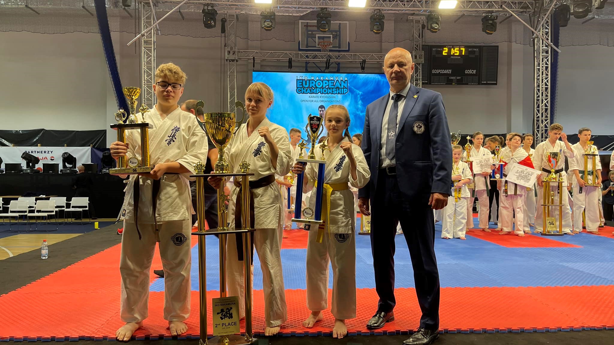 Trzy medale dla LKKK w I Mistrzostwach Europy Karate I.K.O Nakamura